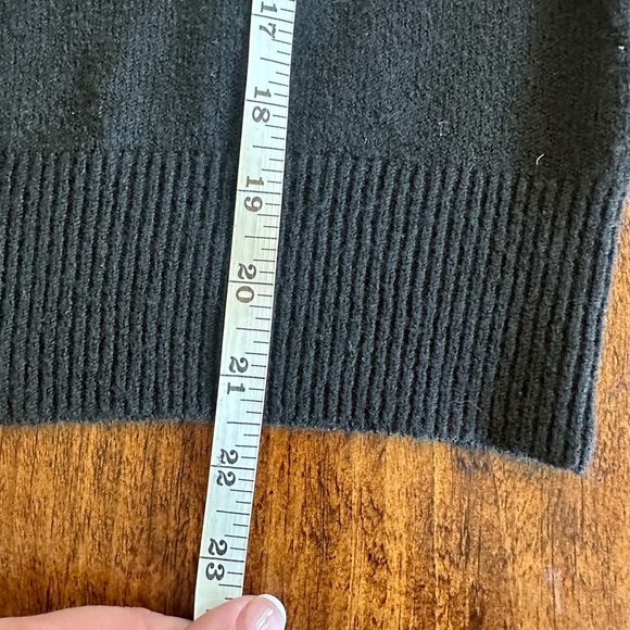 Philosophy | Black V-neck Sweater with Chunky Cream Stitching Details, NWT - Picture 7 of 7